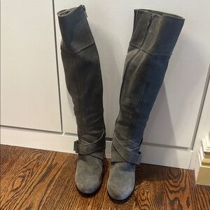 Steve Madden Suede Gray Knee-High Women's Size 8 Boots